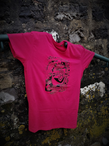 tee-shirt dessin par muriel carcagno artisan d'art au pays basque